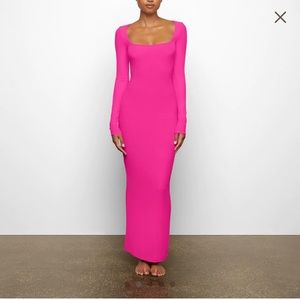 SKIMS SOFT LOUNGE LONG SLEEVE DRESS NWT size: M limited edition Hot Pink